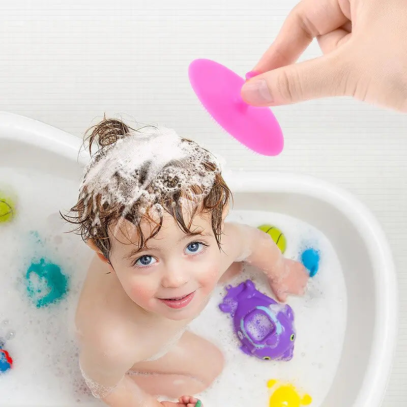 Brosse de massage en silicone souple pour le bain de bébé