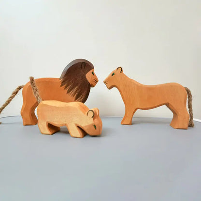 Holztierfiguren handgefertigt Elefant Löwe Giraffe Spielzeug